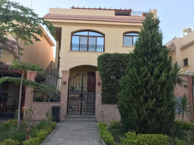 Super Lux villa with a swimming pool in Sheikh Zayed